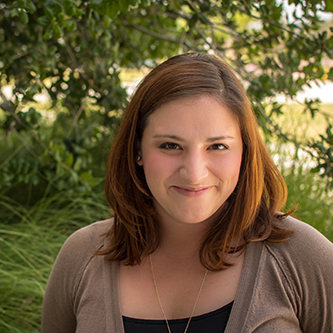 Alison Williams headshot