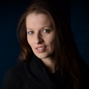 Jennifer Dolphin headshot