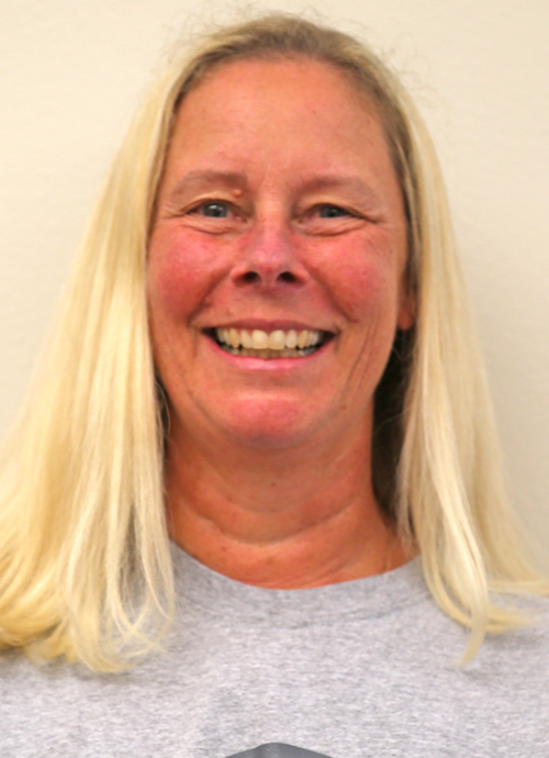 Lynn Barton headshot